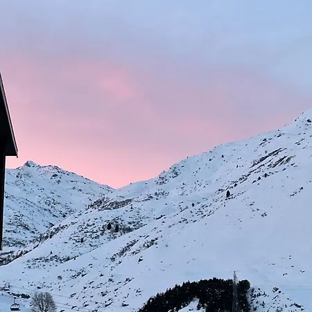 Pour 6 Personnes Au Pied Des Pistes Au Calme Aux Menuires Les Asters